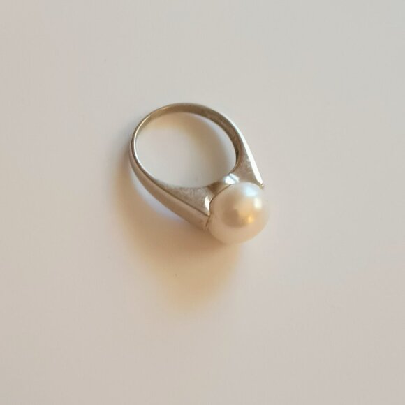 Silver Tone Large Pearl Ring 7.5 Beautiful Fashion Jewelry - Picture 4 of 10